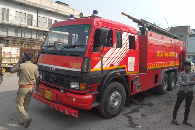 fire in closed factory at wazirpur