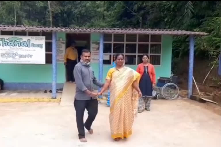 Son who finds his mother after 3 years