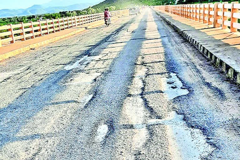 bridge damaged at sidadavatam