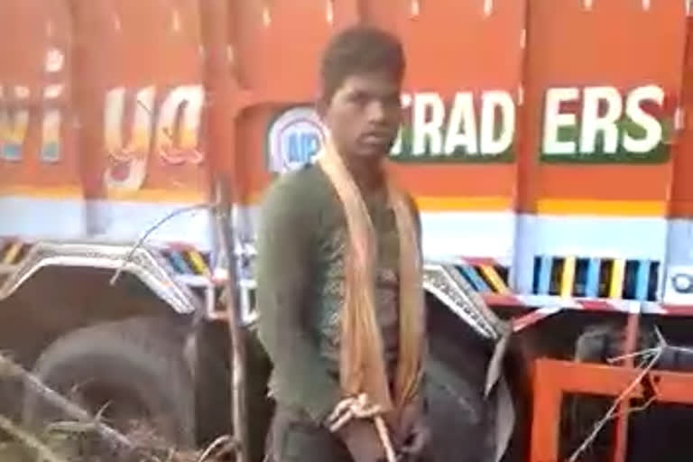 stealing diesel from a standing truck in betul