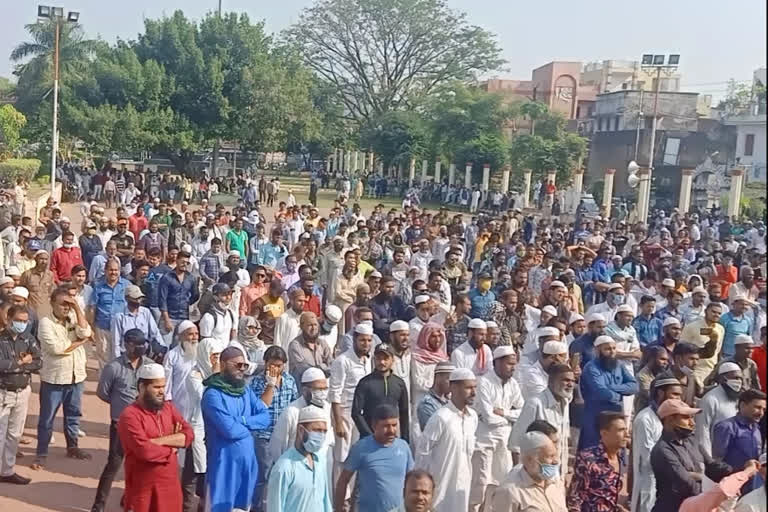 Muslim clerics, Congress MLA Arif Masood among 2,000 booked over anti-Macron protest in Bhopal