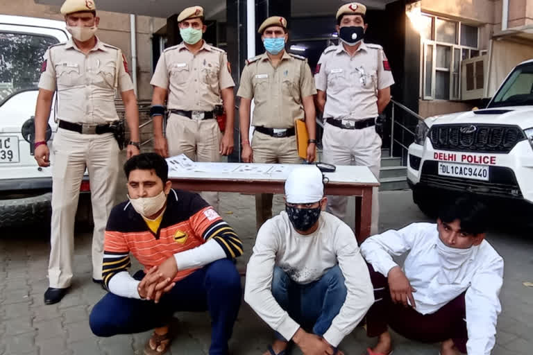 Delhi police arrested 3 accused including national player for plundering in timarpur