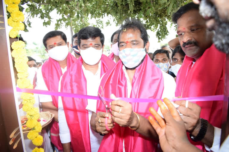 ministers inaugurated double bed room houses in mahaboobnagar district