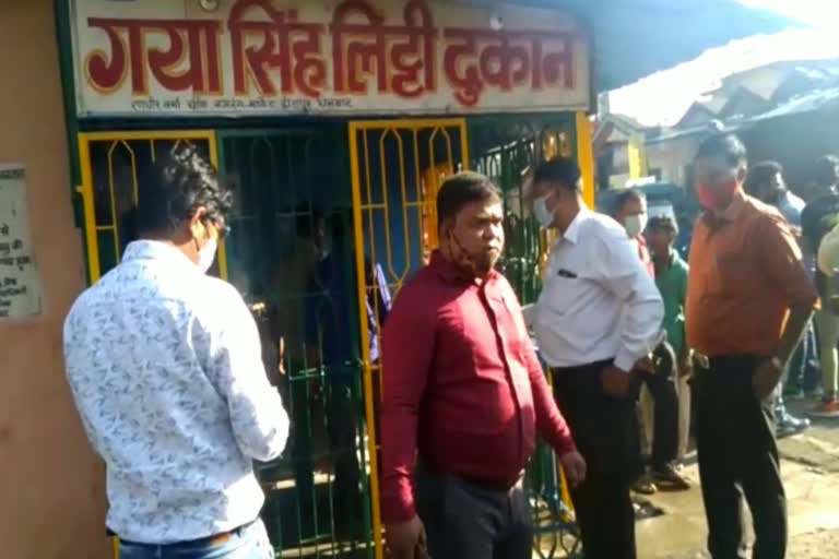 food-inspector-conducted-surprise-checking-of-shops-in-dhanbad