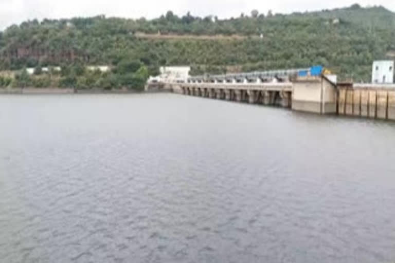 flood flow continues to srisailam reservior