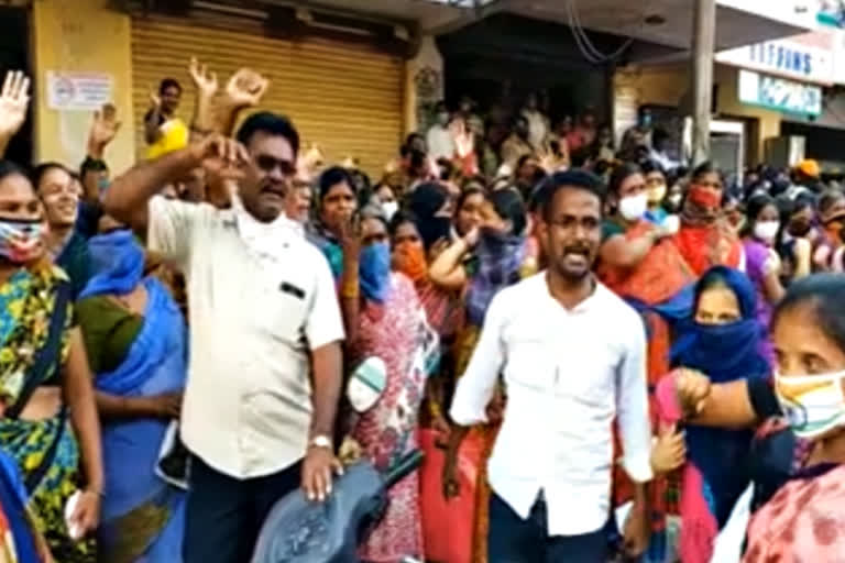 flood victims protest at abids hyderabad