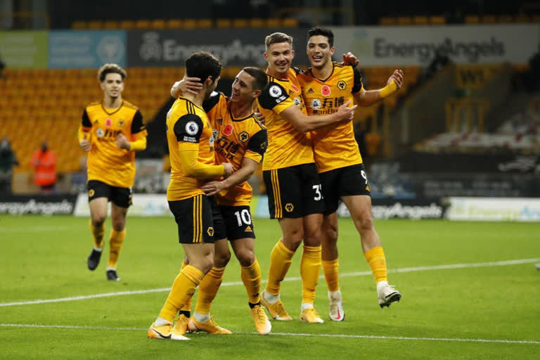 Wolves share EPL lead after beating Crystal Palace 2-0