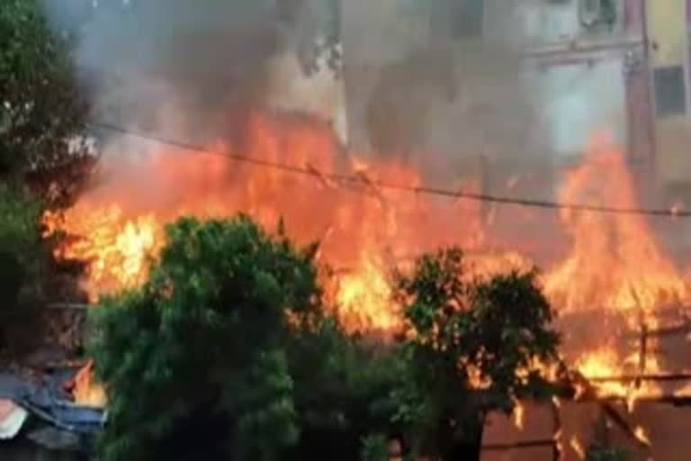 terrible fire breaks out at Kolkata factory