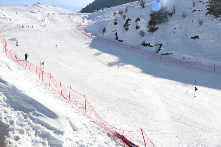 ice skating ring at Auli