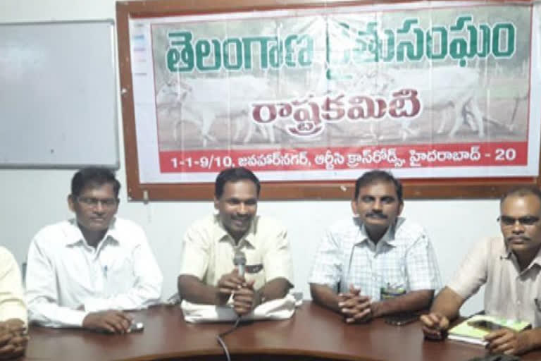 compound interest on farmer loans should be waived: telangana rythu sangam