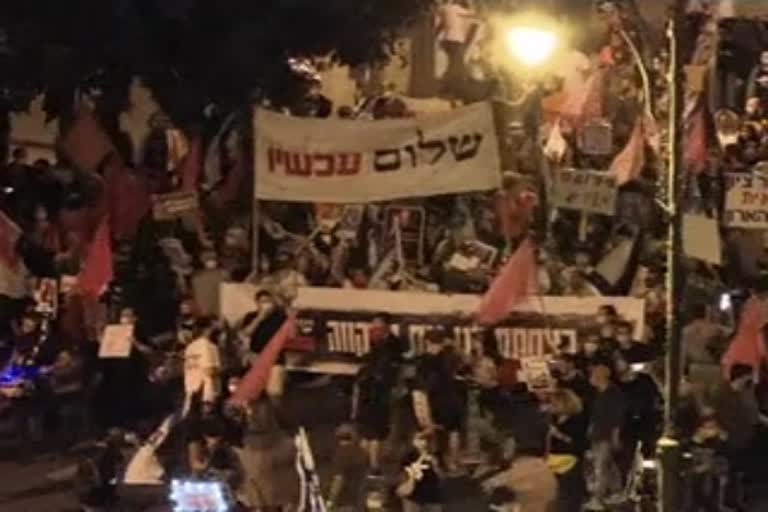 Thousands protest against Netanyahu in Jerusalem