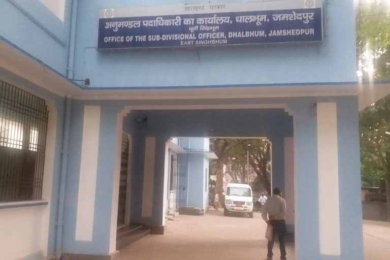 sdm gave notice to 15 landlords in jamshedpur