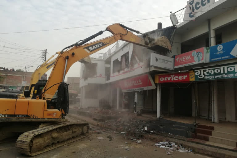 District administration demolishes UP MLA Mukhtar Ansari's Hotel Ghazal