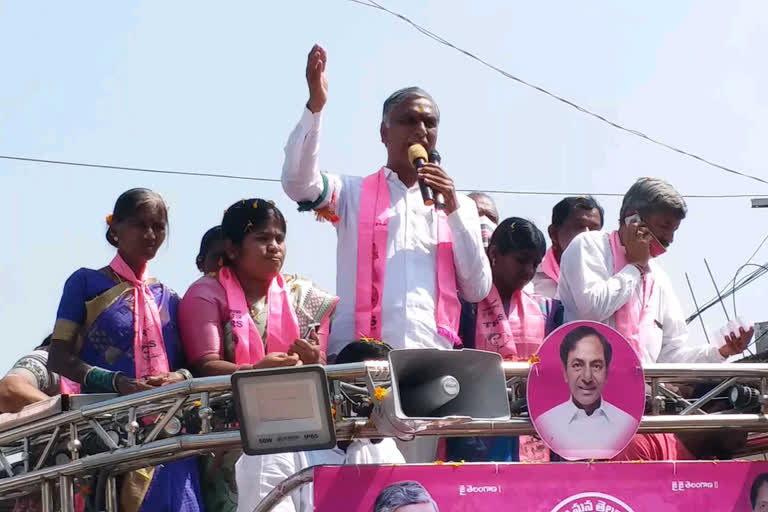 Minister Harish Rao campaigned in Raipol and Daulatabad