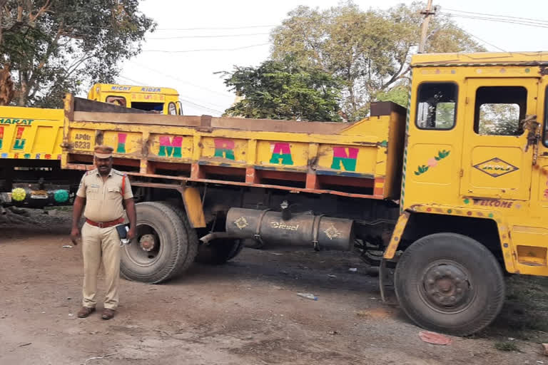 sand tippers seized by police in nirmal district