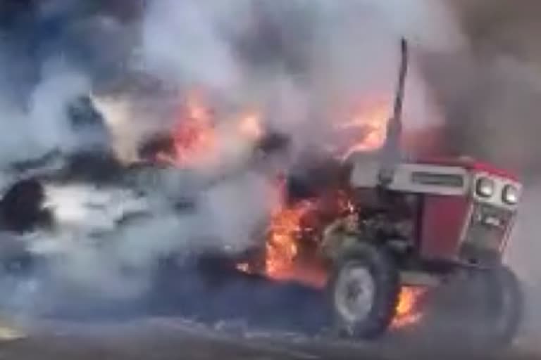 stubble filled tractor caught fire in Fatehabad