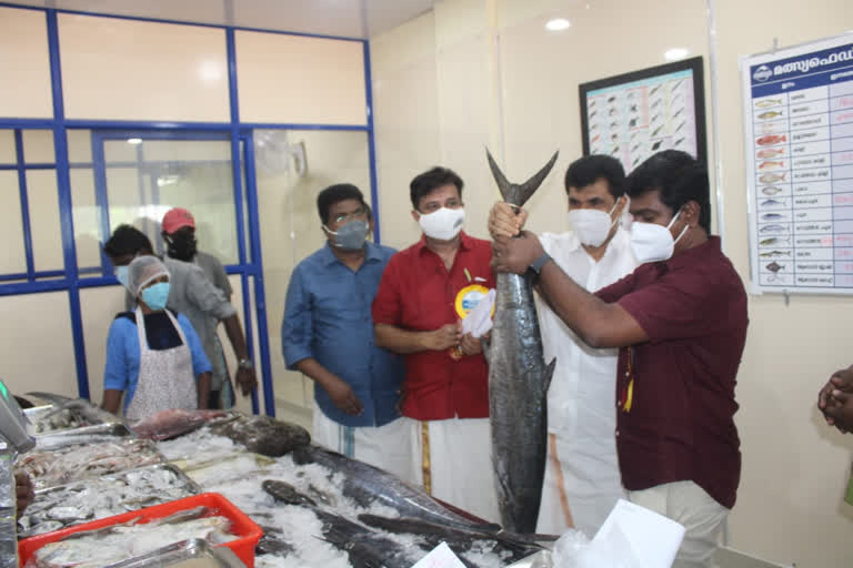 ems stadium fish mart  fish mart in alappuzha  alappuzha ems stadium latest news  ആലപ്പുഴ ഇഎംഎസ് സ്‌റ്റേഡിയം വാര്‍ത്തകള്‍  ആലപ്പുഴ ഫിഷ്‌ മാര്‍ട്ട് വാര്‍ത്തകള്‍