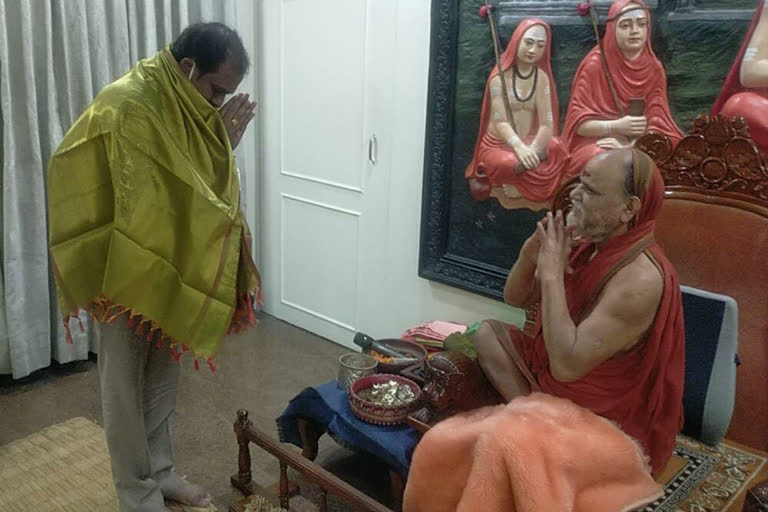 Minister Kannababu visited Sharda Peetha visakha