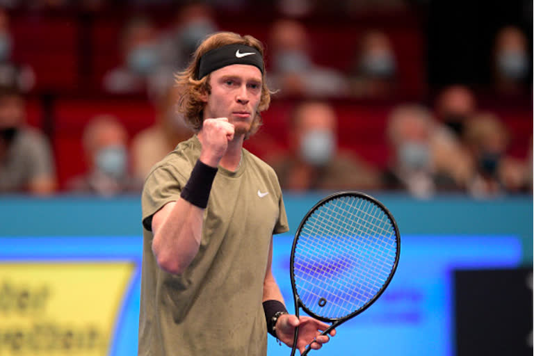 Andrey Rublev beats Lorenzo Sonego in Vienna for 5th title of season, qualifies for London