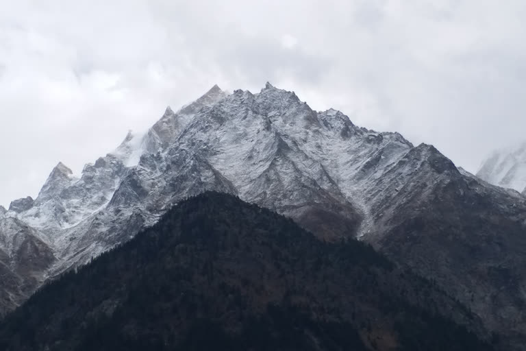 Snowfall on hills in Kinnaur