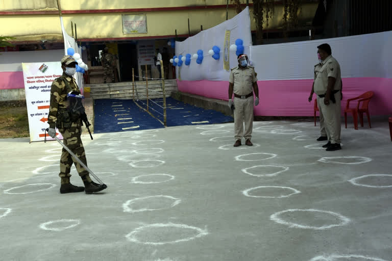 বিহাৰ বিধানসভা নিৰ্বাচনৰ দ্বিতীয় পৰ্যায়ৰ ভোটগ্ৰহণ আৰম্ভ