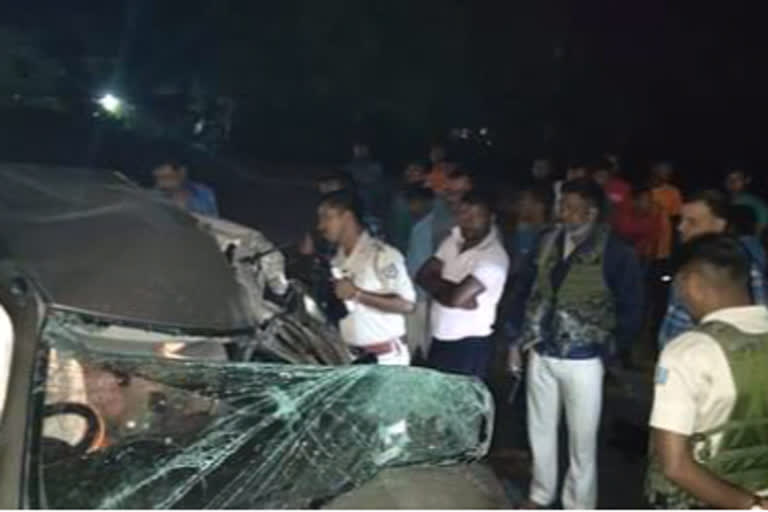 car collision in dhanbad