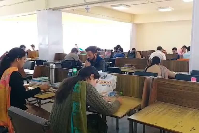 College students in himachal.