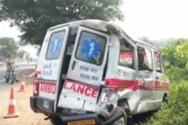 two people died in road accident at gannavaram