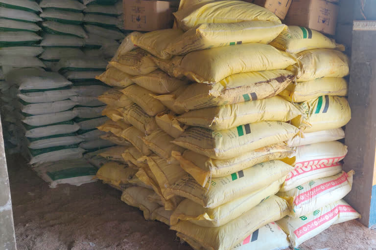 Police seized  smuggled  fertilizers