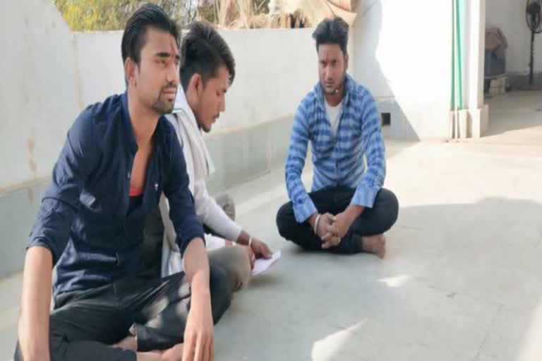 four boys recite hanuman chalisa at shahi idgah mosque in mathura