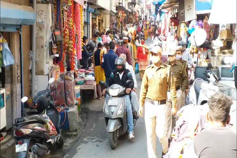 Police deployed in main market