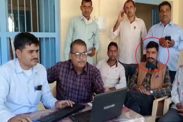 Churu ACB caught bribery, Sarpanch arrested for taking bribe