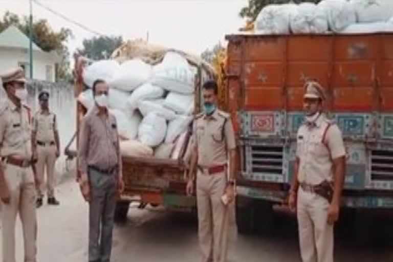 Seizure of 200 quintals of ration rice being smuggled in mahabubabad district