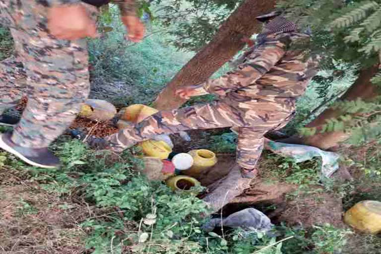 illegal liquor furnace destroyed  in ranchi