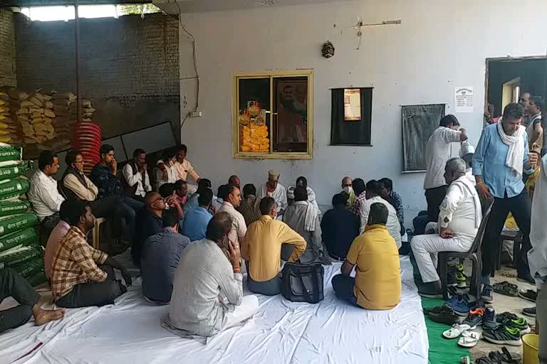 Leader taking feedback after by election voting in gwalior Region