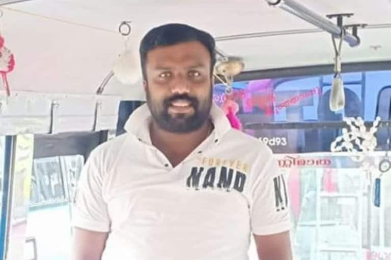 അടിമാലി സ്വകാര്യ ബസ് സ്റ്റാന്‍ഡിൽ കത്തിക്കുത്ത്  ഇടുക്കി  stabbed bus owner dies  adimaly