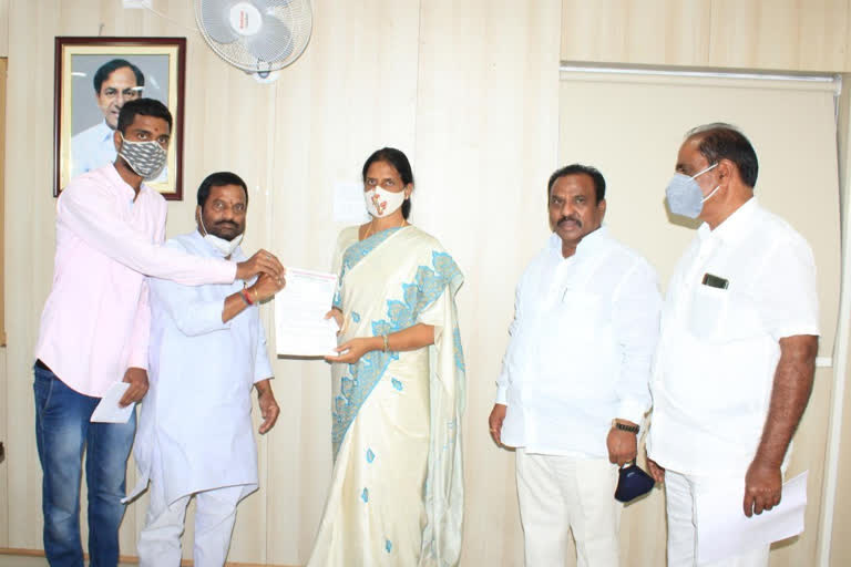 telangana bc leaders met minister sabitha indradreddy in hyderabad