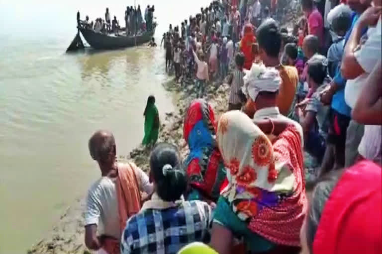 Bihar: Boat capsizes in Ganga, 30 people rescued