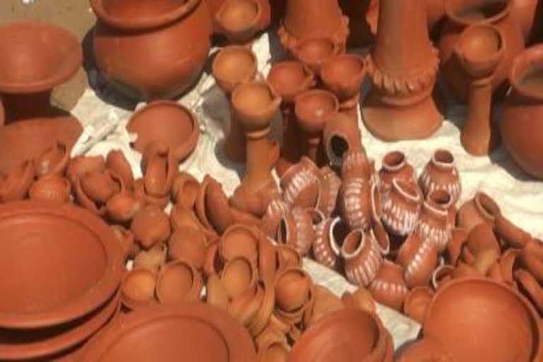 Pottery community hopes for a better lamp business after ban of crackers