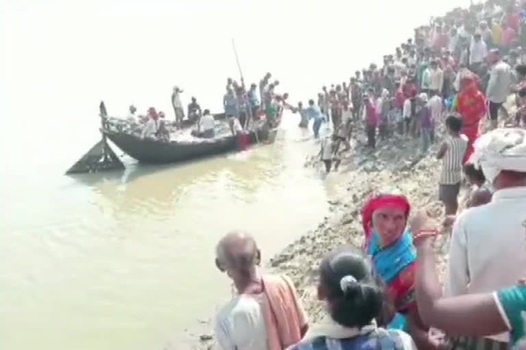 boat capsize in ganga river bhagalpur