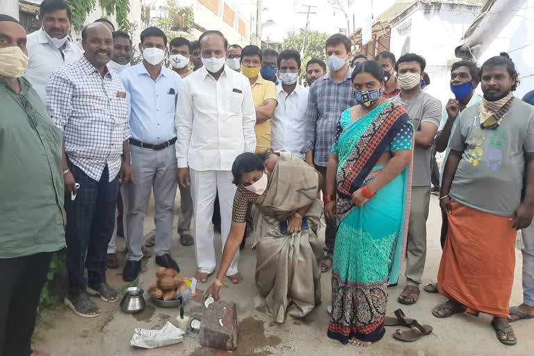 drainage lines construction works started in metpally  in jagitial district