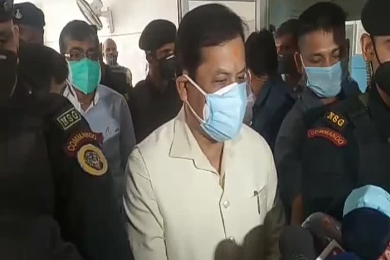 CM Sarbananda Sonowal visited GMCH guwahati assam etv bharat news