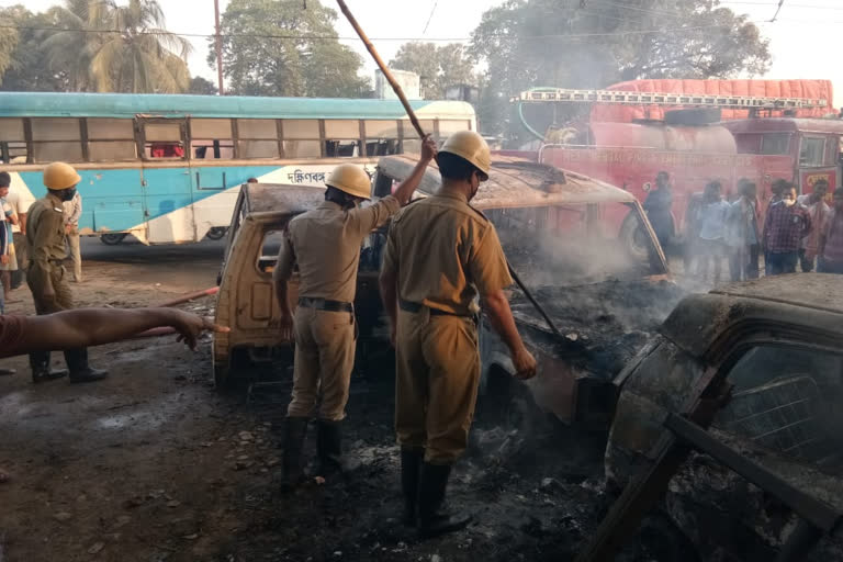 3_car_got_fire_in_malda_in_a_garadge