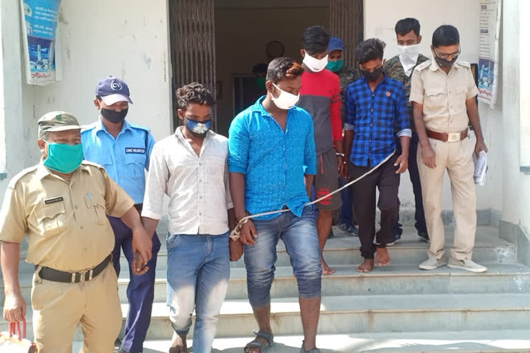 Four youths including 1 minor arrested in Malda snatching incident