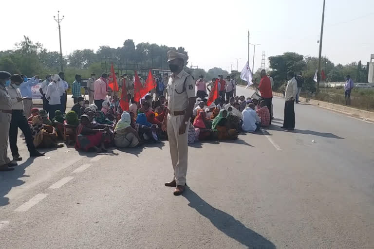 Farmers jammed National Highway in Rajnandgaon against Agriculture Act