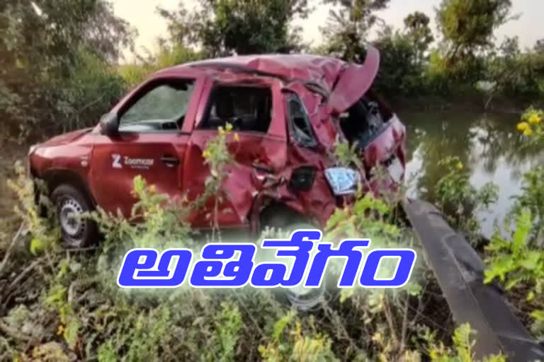 Accident while going to see the project the two persons seriously injured at ananthagiri ghat road