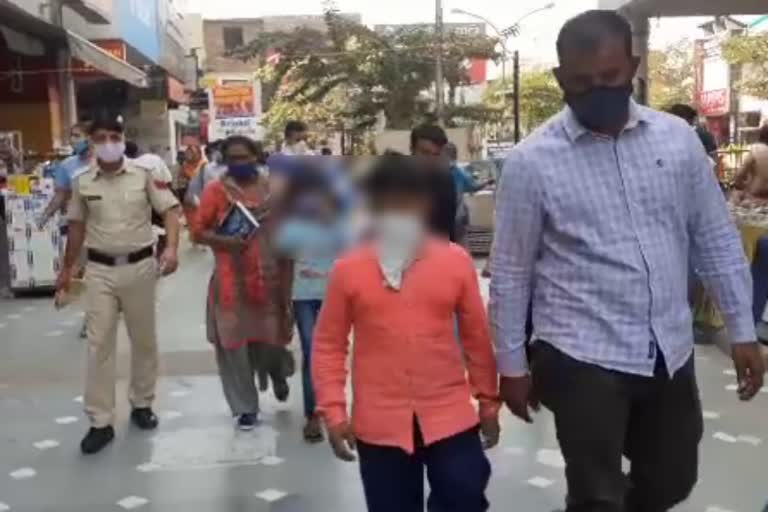 faridabad police and child department team rescued 2 child labour