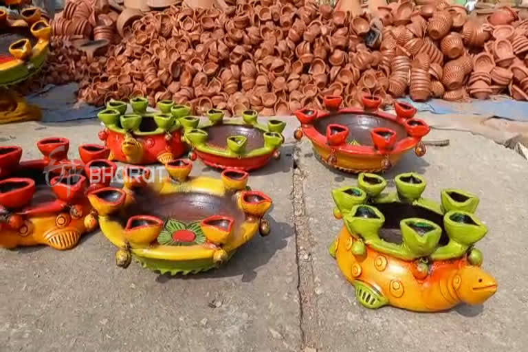 Diyas are available in bangalore market