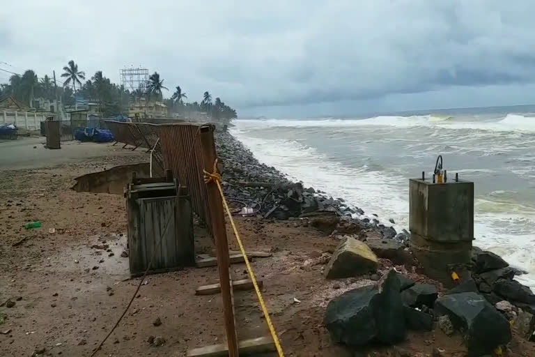 തിരുവനന്തപുരം  shankhumukham beach  shankhumukham  beach  visitors  restrictions for visitors  thiruvananthapuram  trivandrum  ശംഖുമുഖം  restrictions for visitors at shankhumukham beach  ശംഖുമുഖം ബീച്ച്  സന്ദർശകർക്ക് നിയന്ത്രണം  ശംഖുമുഖം ബീച്ചിൽ സന്ദർശകർക്ക് നിയന്ത്രണം