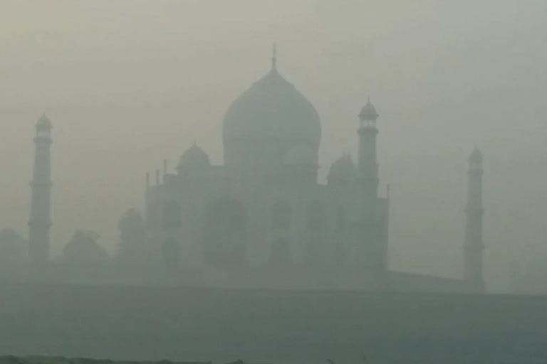 हवा में फैल रहा जहर